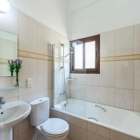 Aqua Royal * Pégeia
